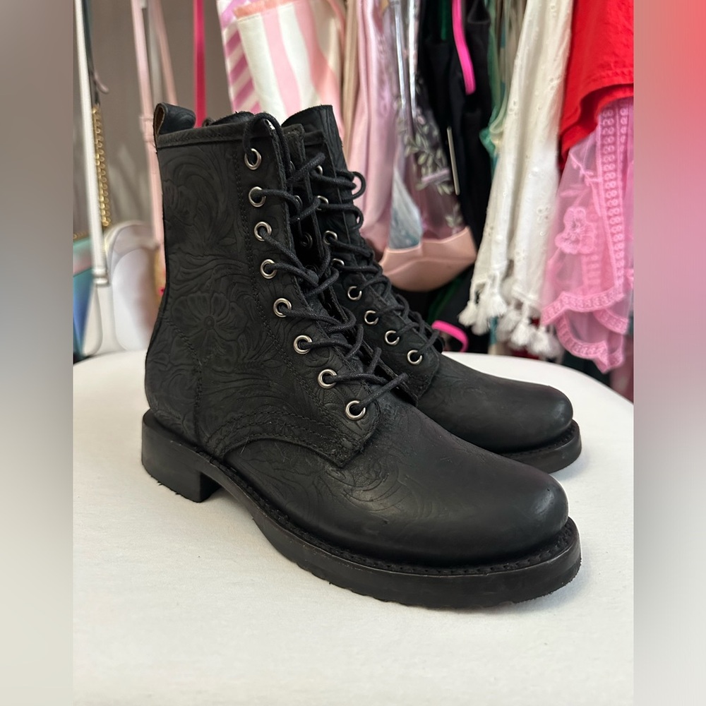 Frye Veronica Combat Boots Black Floral Size 6